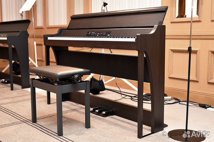 Цифровое пианино Korg + Аксессуары