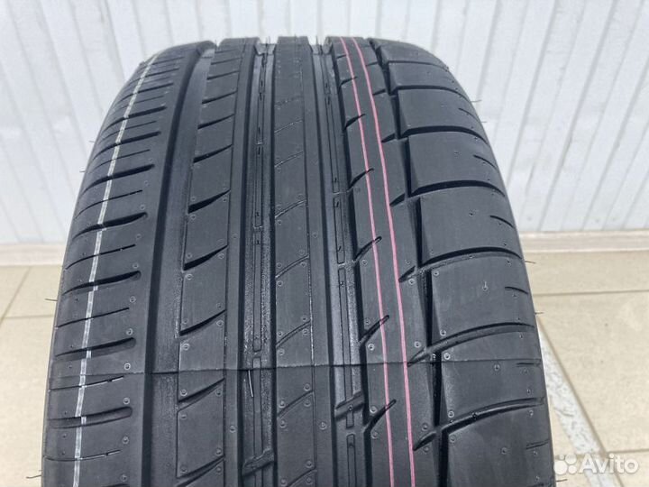 Triangle TH201 235/40 R18