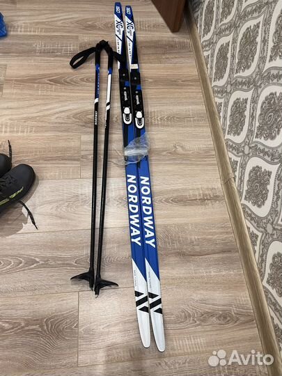 Беговые лыжи nordway c палками и ботинки Inovik