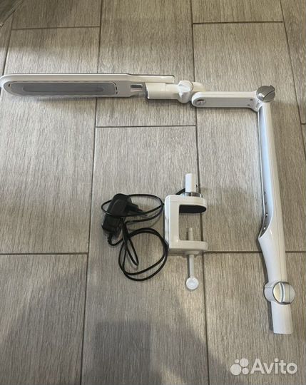 Светодиодная лампа на струбцине