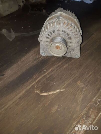 Nissan Note генератор