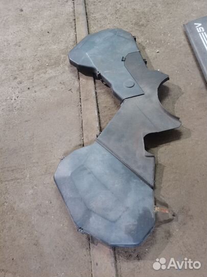 Кожух грм audi a 8 d2 4.2 AQF