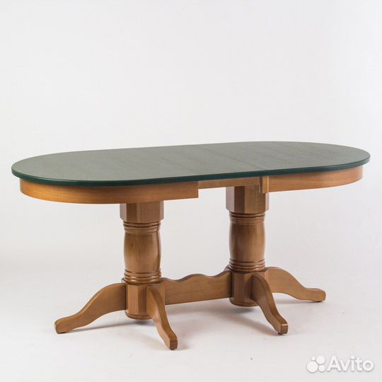 Большой обеденный стол