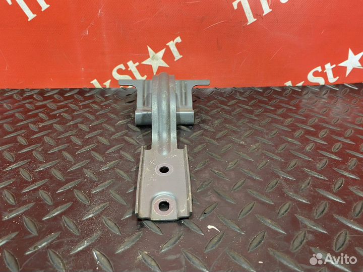 Петля бардачка Scania 5-series