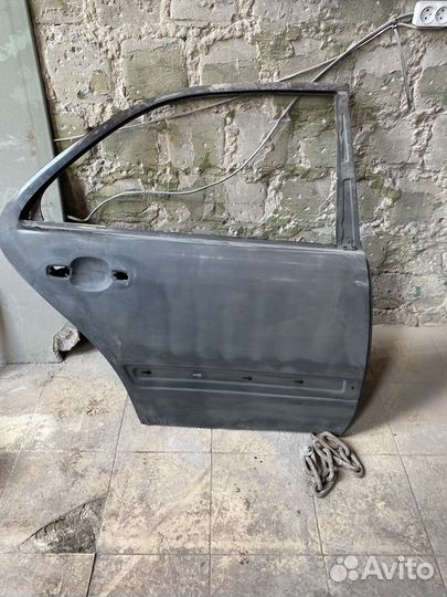 Продам двери w210 задние