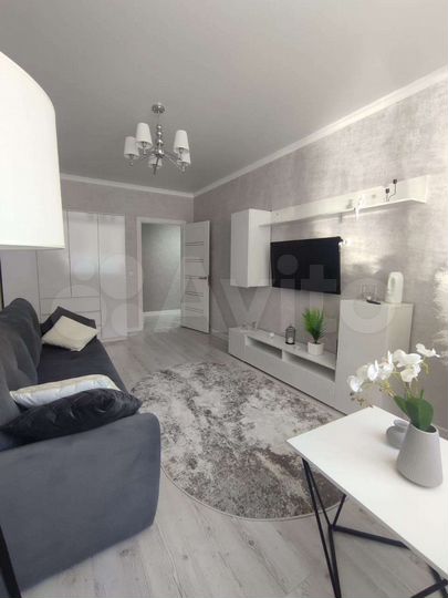 2-к. квартира, 61 м², 1/8 эт.