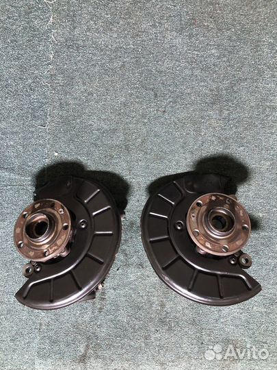 Поворотный кулак левый и правый VW Touran