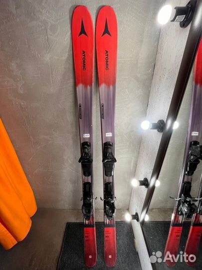 Горные лыжи Atomic Maverick