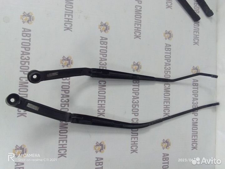 Поводок стеклоочистителя передний Mazda 6 GG (2002