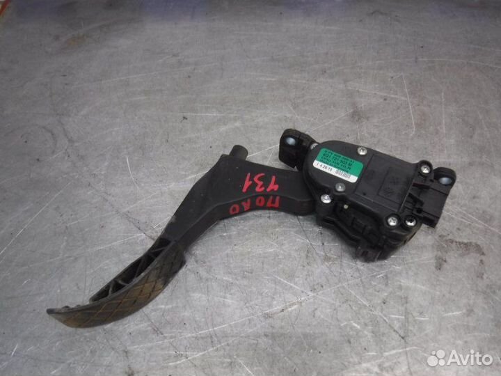 Педаль газа Volkswagen Polo CFN 2010