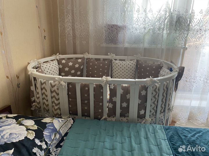 Детская кроватка с маятником-трансформер