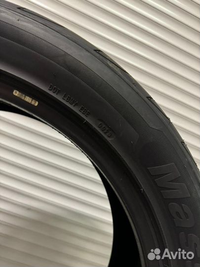 Massimo Velocita U1 285/45 R22 114W