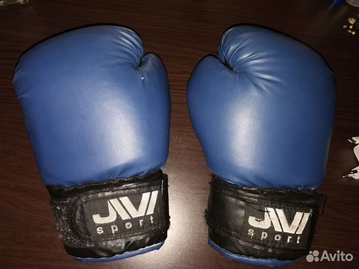 Боксерские перчатки