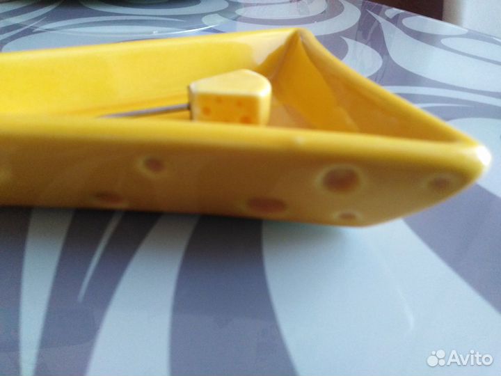 Блюдо для сыра с вилкой