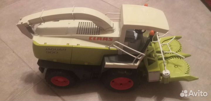 Трактор Брудер