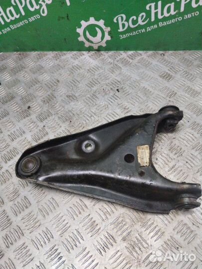Рычаг передний левый Renault Logan
