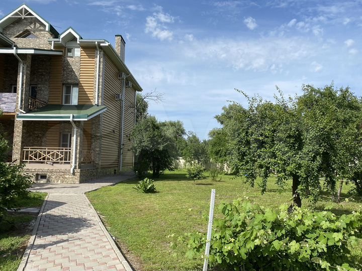 Гостиница, 900 м²