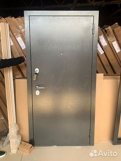 Дверь входная металлическая