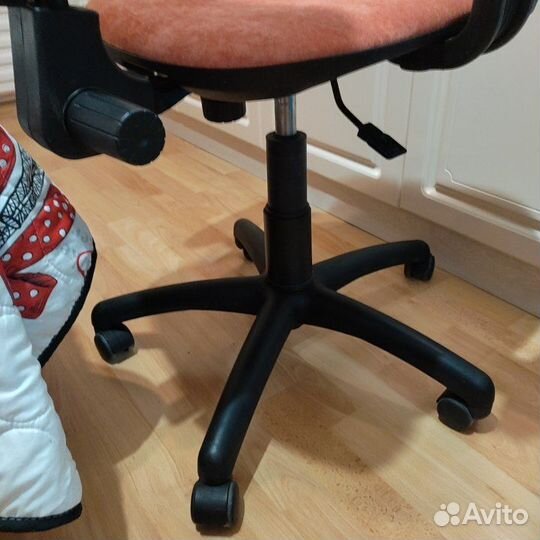 Компьютерное кресло