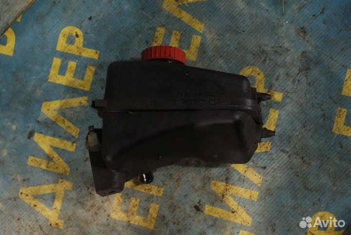 Бачок гур Peugeot 406