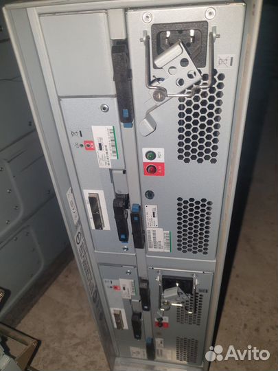 Дисковая полка Hitachi на 24 и 15 дисков