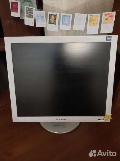 Монитор Samsung