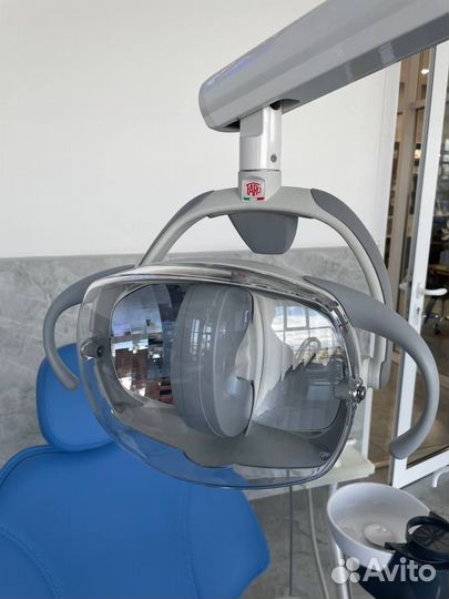 Стоматологическое кресло