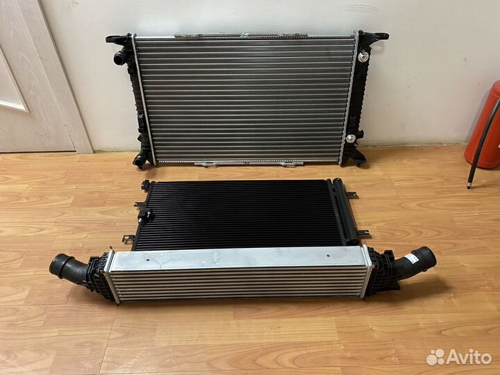 Радиатор охлаждения Audi A4 B8 A5 8T Q5 8R
