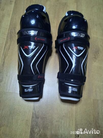 Комплект хоккейной формы(щитки+налокотники)