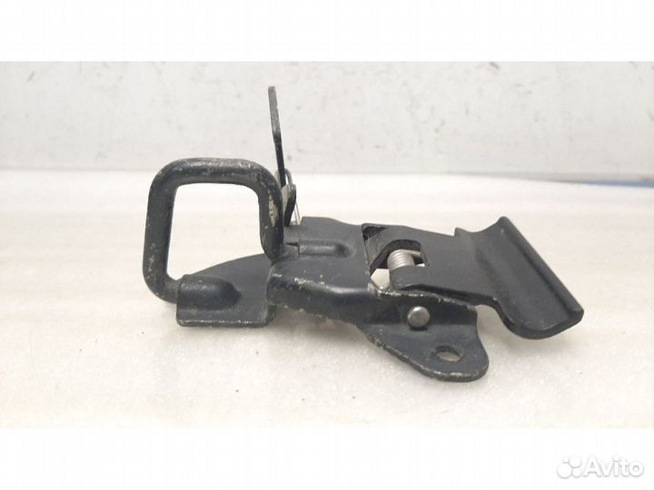 Крюк капота audi A3 8L