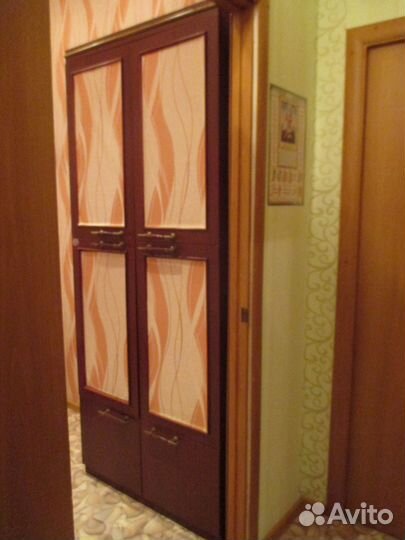 Шкаф двустворчатый