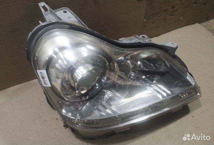 Фары toyota crown majesta uzs186