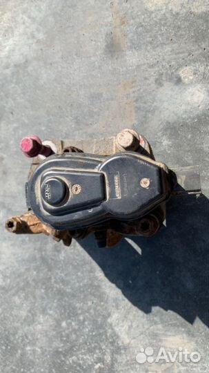 Суппорт тормозной задний правый Range Rover Evoque