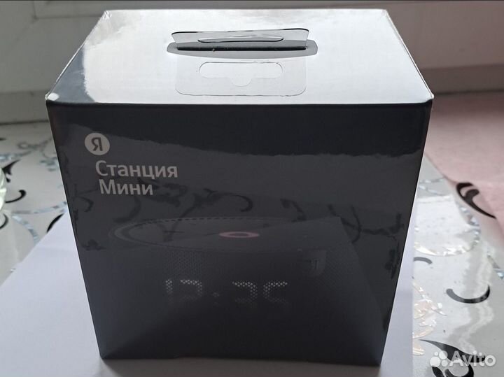 Умная колонка Яндекс Станция Мини с часами