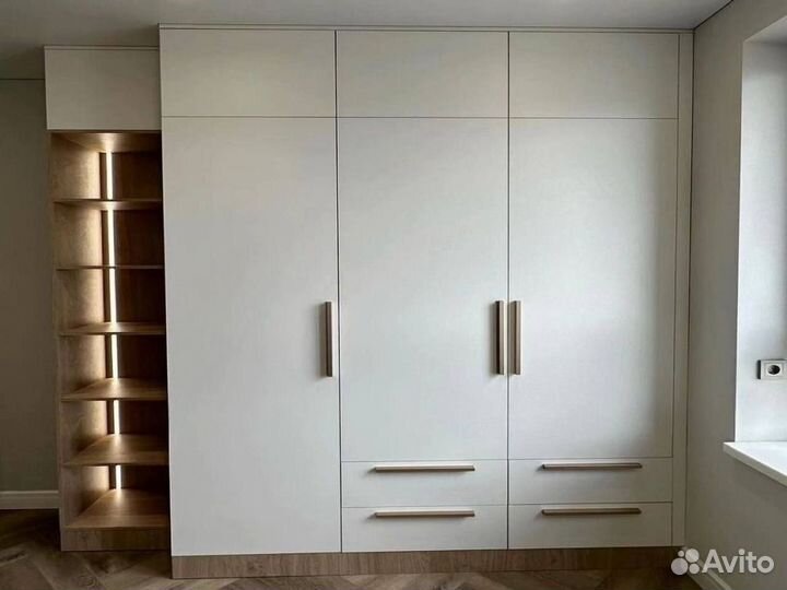 Шкаф с подсветкой