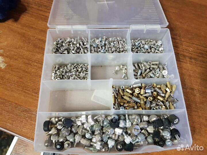 Набор крепежных изделий для корпусов