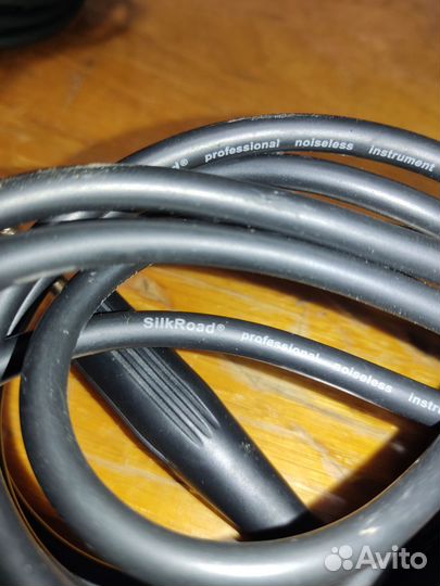 Кабель гитарный 4м джек- джек Silk Road