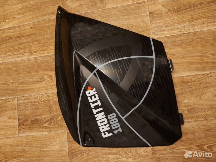 Боковина правая снегохода Frontier 1000