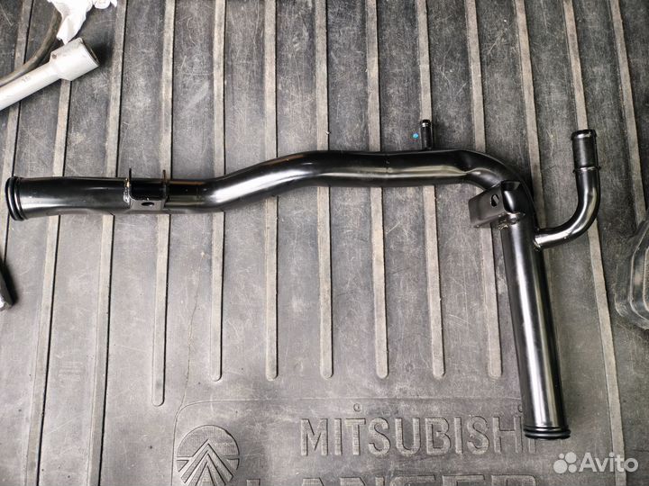 Трубка охлаждения лансер 9