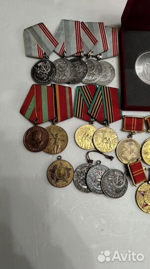 Юбилейные медали лотом