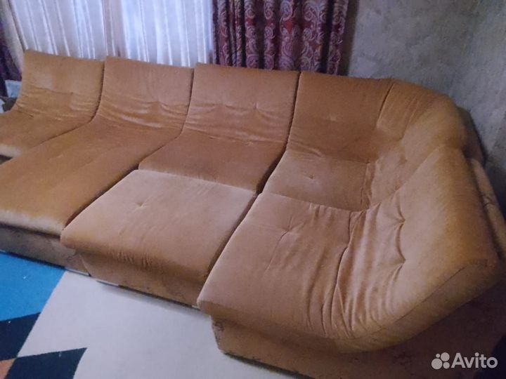 Большой угловой диван