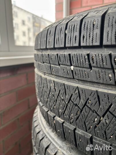 Triangle Snowlink TWT02 235/45 R18