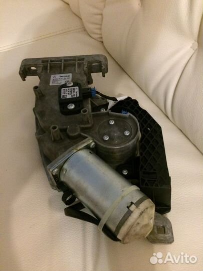 Механизм подъёма двери багажника Mercedes glk 220