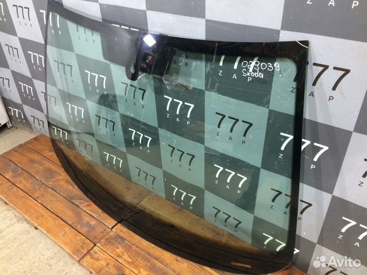 Стекло лобовое Skoda Octavia 3 (A7) 17-20 Б/У Ориг