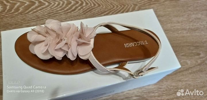 Сандалии новые