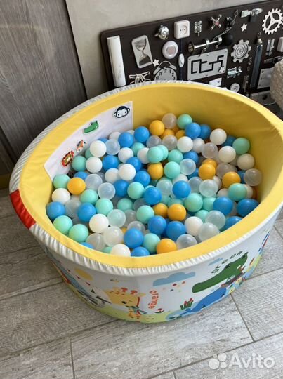 Бассейн с шариками