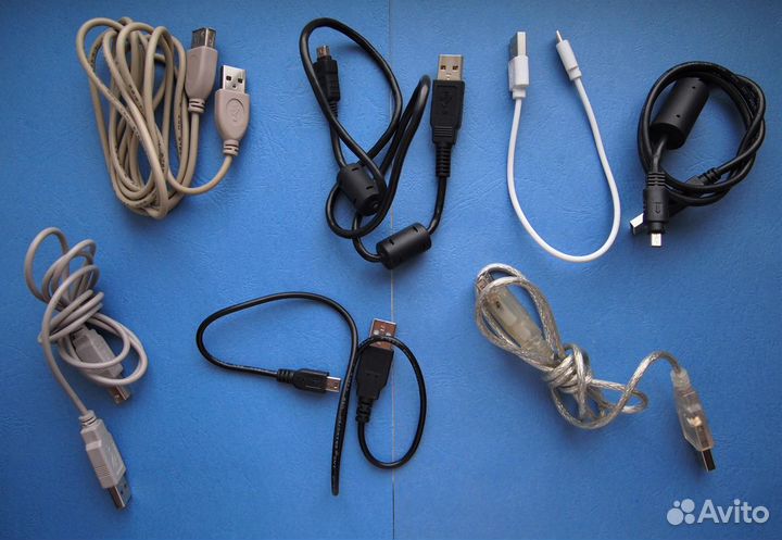 Телефонные зарядки и провода б/у разные
