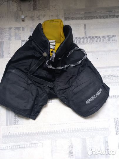 Нагрудник, шорты,гамаши хоккейные на 5-6лет