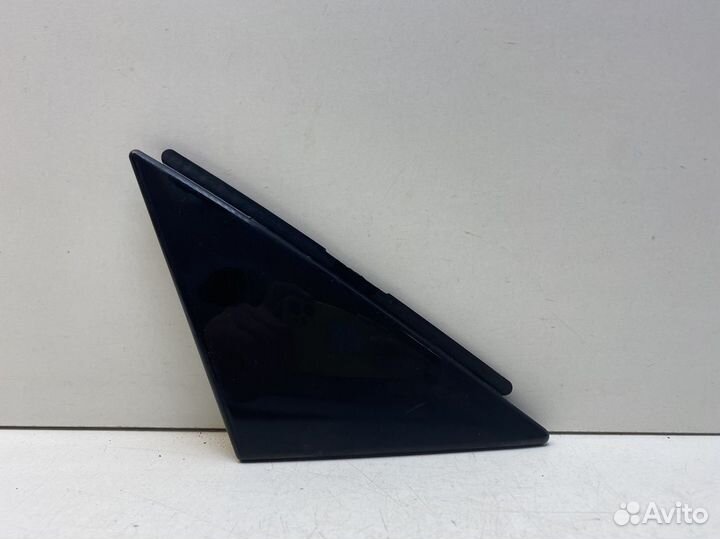 Накладка двери передней левой Volvo XC60 2017+