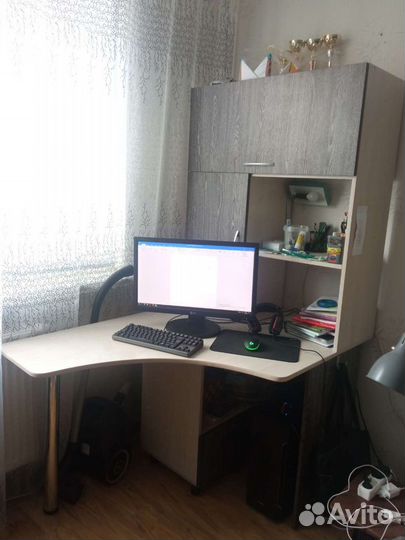 Стол компьютерный + шкафчик, тумба на колесиках